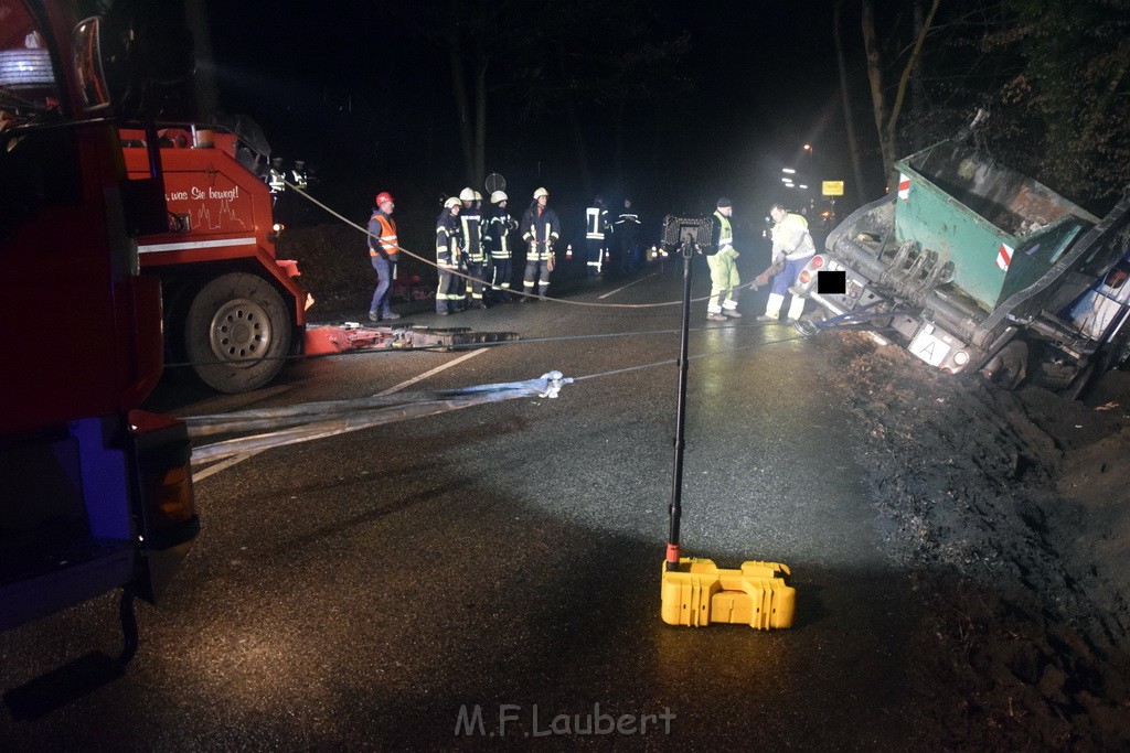 Container LKW umgestuerzt Koeln Brueck Bruecker- Dellbruecker Mauspfad P259.JPG - Miklos Laubert